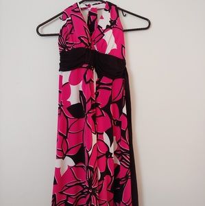 Cute pink & white floral dress!